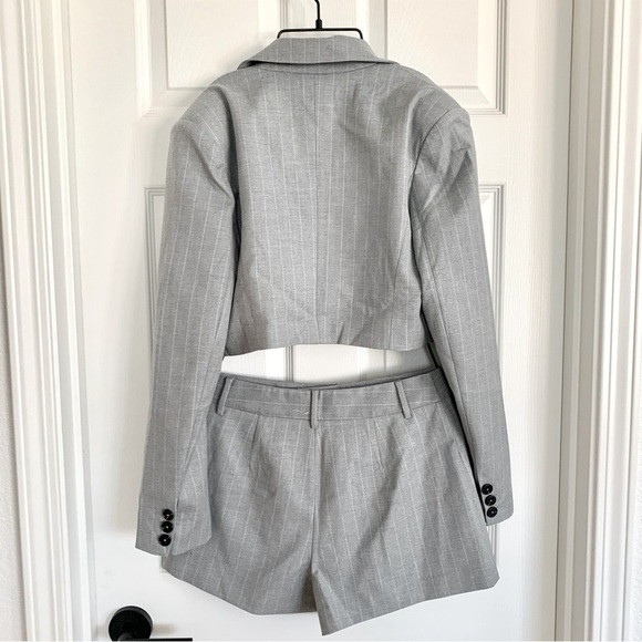 VICI Posh Preview Cropped Pinstripe Blazer Shorts Set Grey - Picture 8 of 16